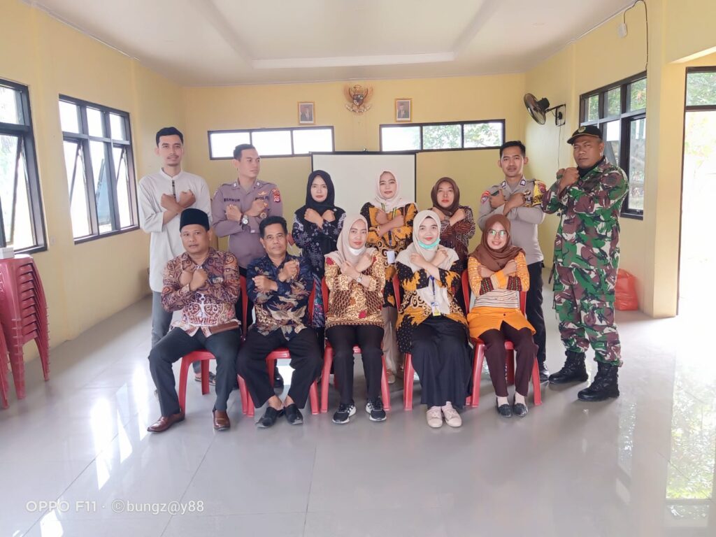 Kanit Binmas Polsek Carenang Menghadiri Loka Karya Mini Rapat Penurunan Stunting Di Kecamatan Binuang