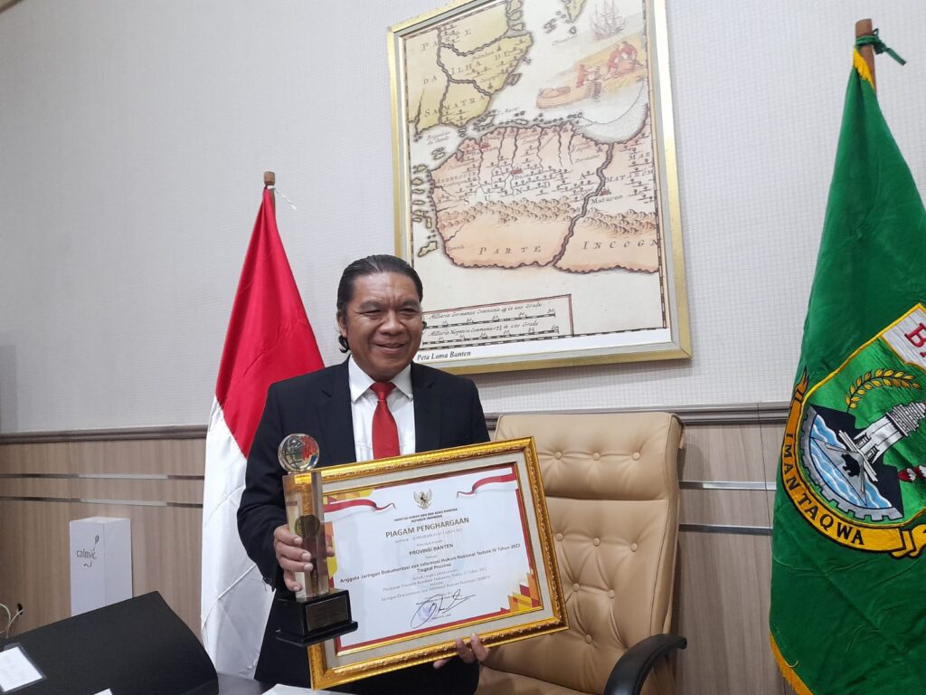 Pemprov Banten Raih JDIHN dan LDCC Award 2023 Kemenkum HAM RI Pemprov Banten Raih JDIHN dan LDCC Award 2023 Kemenkum HAM RI