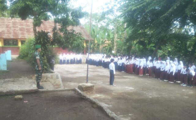 Bina Generasi Muda, Danramil 0602-12/Ciomas Menjadi Irup di SMP Negeri 3 Ciomas