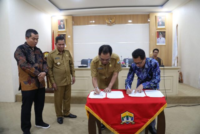 Pemkot Serang Bersama KPU dan Bawaslu Kota Serang Tandatangani Kesepakatan Dana Hibah dan Naskah Perjanjian Hibah