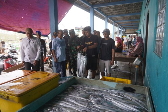 Monitoring Wilayah, Danrem 064/MY Ngobrol Santai Bersama Nelayan