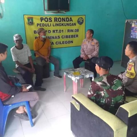 Jum’at Curhat, Kanit Binmas Polsek Cibeber Bincang Santai Bersama Tokoh Masyarakat Perumnas Cibeber