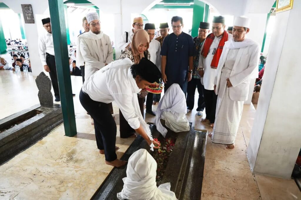 Ziarah ke Makam Achmad Chatib Al Bantani, Al Muktabar Harap Dapat Keberkahan