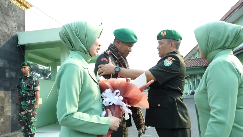 Kodim 0602/Serang Gelar Tradisi Penyambutan Dandim Baru Letkol Inf Mulyo Junaidi Kodim 0602/Serang Gelar Tradisi Penyambutan Dandim Baru Letkol Inf Mulyo Junaidi
