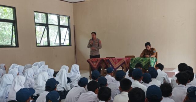 Gencar Sosialisasikan Bahaya Prilaku Bullying dan Kenakalan Remaja, Ini Harapan Kapolsek Cikedal
