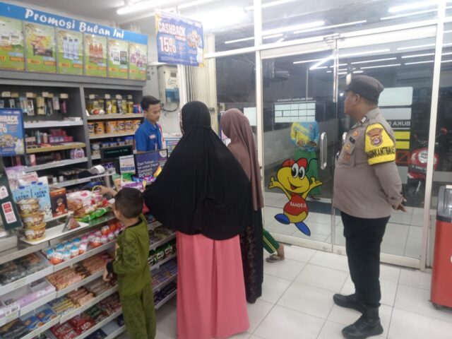 Laksanakan “Nasi Rabeg”, Personil Polsek Carenang Patroli Malam