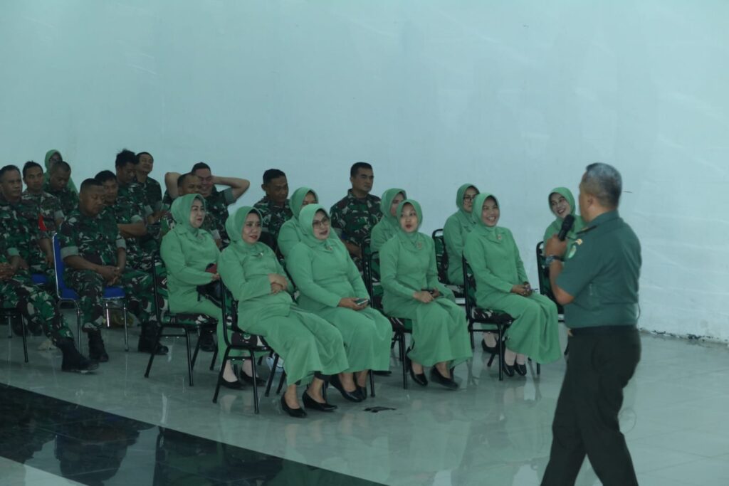 Gelar Penyuluhan Hukum, Dandim 0602 : Prajurit Harus Lebih Disiplin Dan Sadar Hukum Gelar Penyuluhan Hukum, Dandim 0602 : Prajurit Harus Lebih Disiplin Dan Sadar Hukum