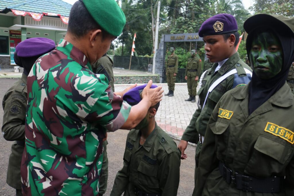 Latihan Dasar Menwa Yang Digelar Kodim 0602/Serang Resmi Ditutup Latihan Dasar Menwa Yang Digelar Kodim 0602/Serang Resmi Ditutup
