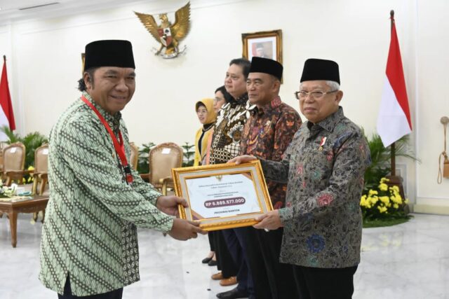 Berhasil Tekan Kemiskinan Ekstrem, Pj Gubernur Banten Raih Dana Insentif Fiskal Rp6 Miliar