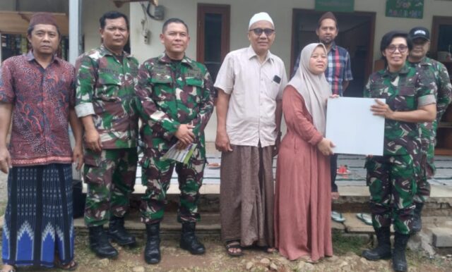 Koramil 0602-05/Cipocok Jaya Serahkan Bantuan Keramik Ke Ponpes Ziyadatul Ilmi