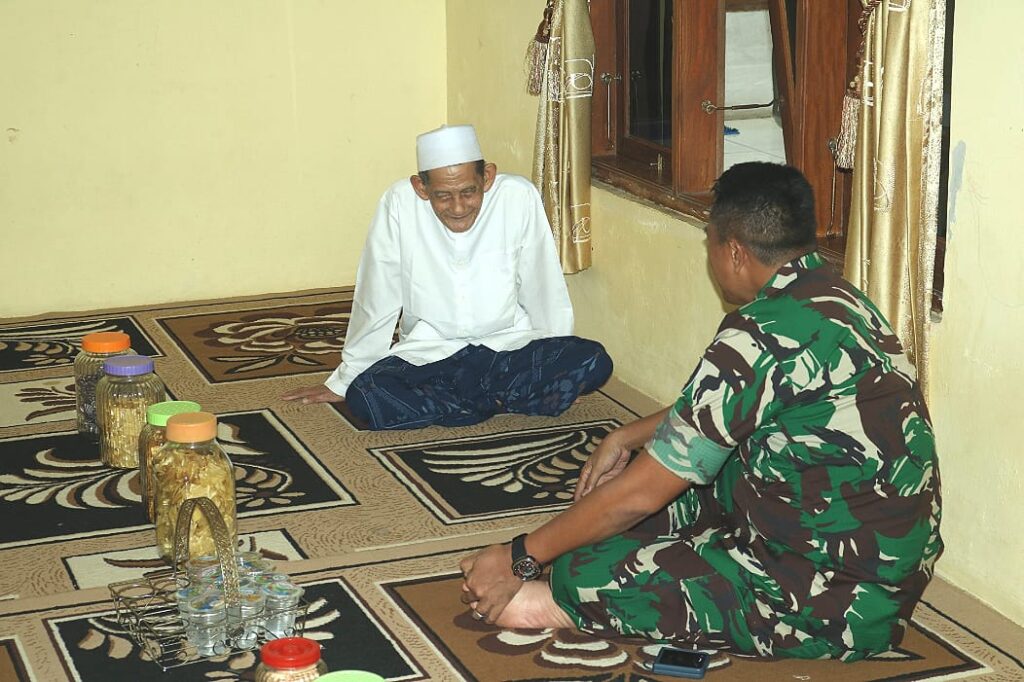 Tingkatkan Tali silahturahmi, Dandim 0602/Serang Kunjungi Tokoh Agama Tingkatkan Tali silahturahmi, Dandim 0602/Serang Kunjungi Tokoh Agama