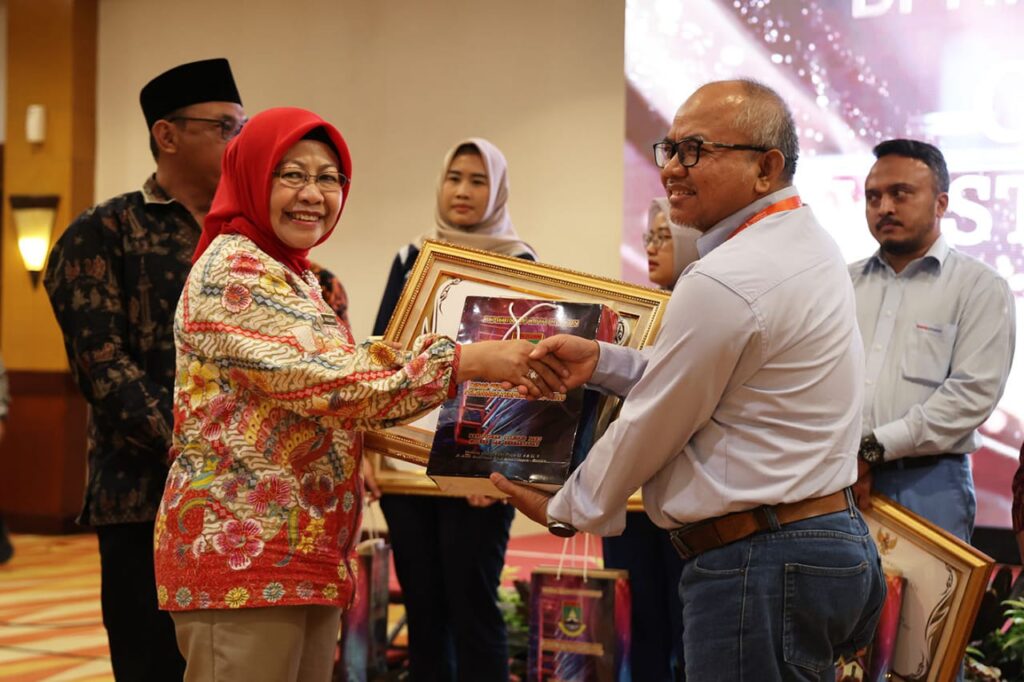 Jelang Akhir Tahun 2023, Investasi Provinsi Banten Capai Rp78,6 triliun, 95% dari Target 2023 Jelang Akhir Tahun 2023, Investasi Provinsi Banten Capai Rp78,6 triliun, 95% dari Target 2023
