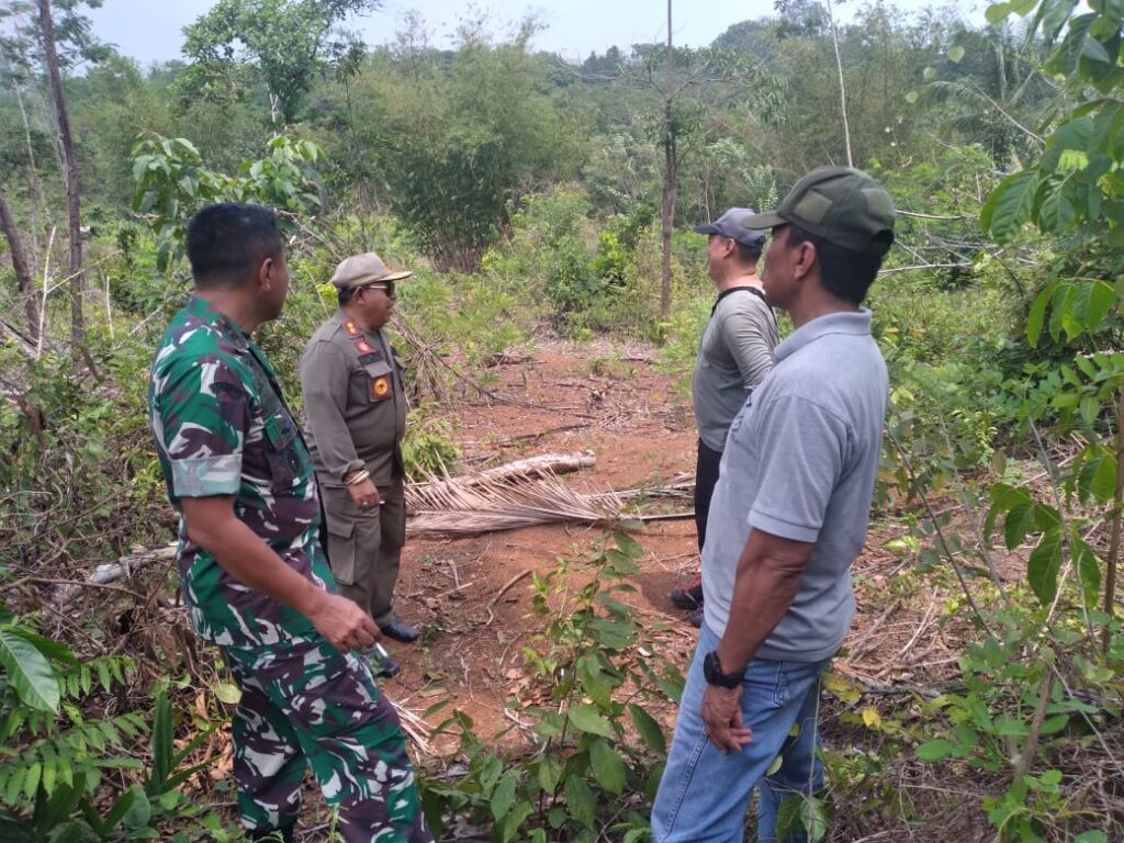 Dandim 0602/Serang Survei Lokasi Lahan Kosong Untuk Program Ketahanan Pangan Dandim 0602/Serang Survei Lokasi Lahan Kosong Untuk Program Ketahanan Pangan