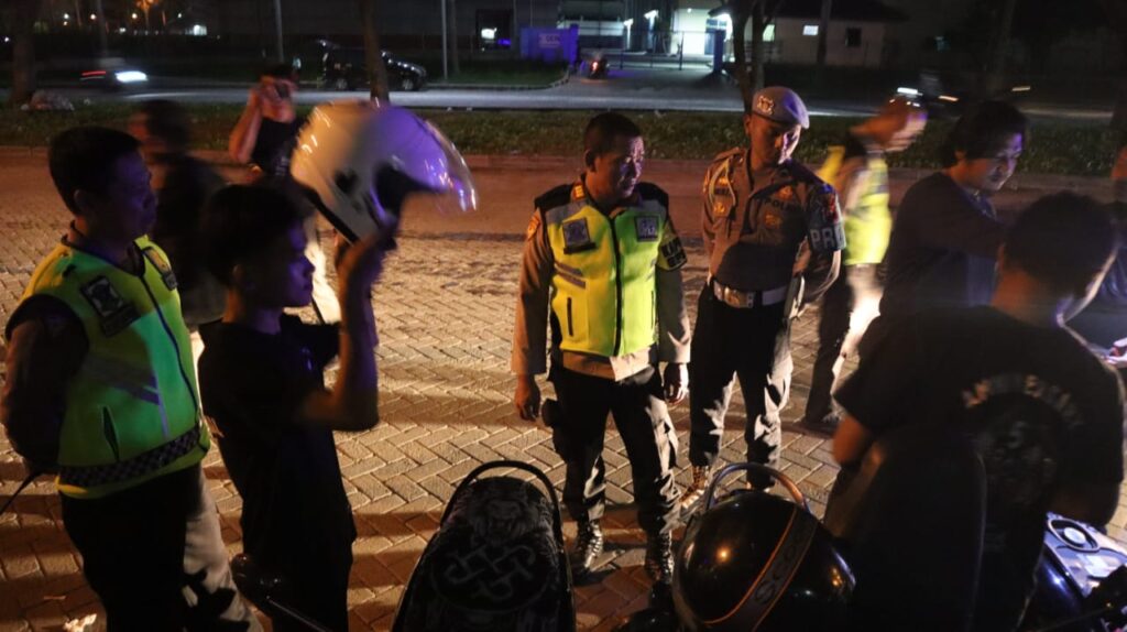 Polres Serang Gelar Rangkaian Patroli KRYD Skala Besar,Tekan Angka Gangguan Kamtibmas Polres Serang Gelar Rangkaian Patroli KRYD Skala Besar,Tekan Angka Gangguan Kamtibmas