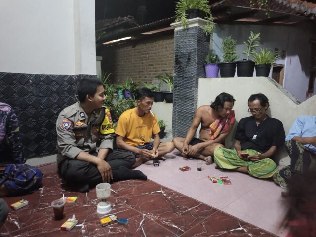 Polisi Ngopi Bareng Warga, Imbau Jaga Situasi Aman dan Damai Jelang Pemilu