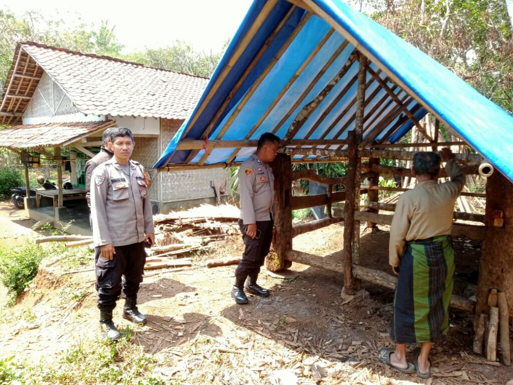 Cek TKP Pencurian Kerbau, KA SPK Beserta Anggota Polsek Petir Polres Serang Go Lokasi