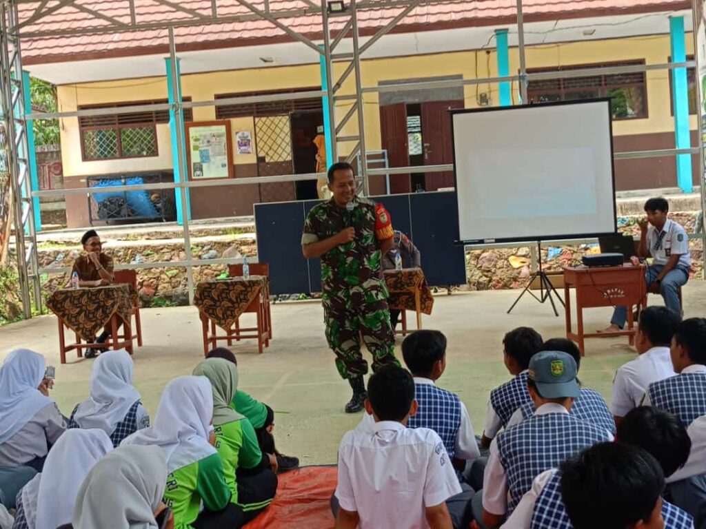 Koramil 0602-13/Padarincang Laksanakan Pembinaan Kedisiplinan Siswa