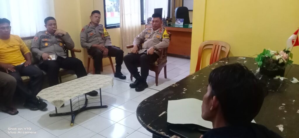 Ratusan Pendemo Desak Polres Tangkap Para Pelaku PETI Sungai Bodi, Pendemo: Ada Oknum Bekingi PT. RMP Jual Jual Nama Kapolres Buol Ratusan Pendemo Desak Polres Tangkap Para Pelaku PETI Sungai Bodi, Pendemo: Ada Oknum Bekingi PT. RMP Jual Jual Nama Kapolres Buol