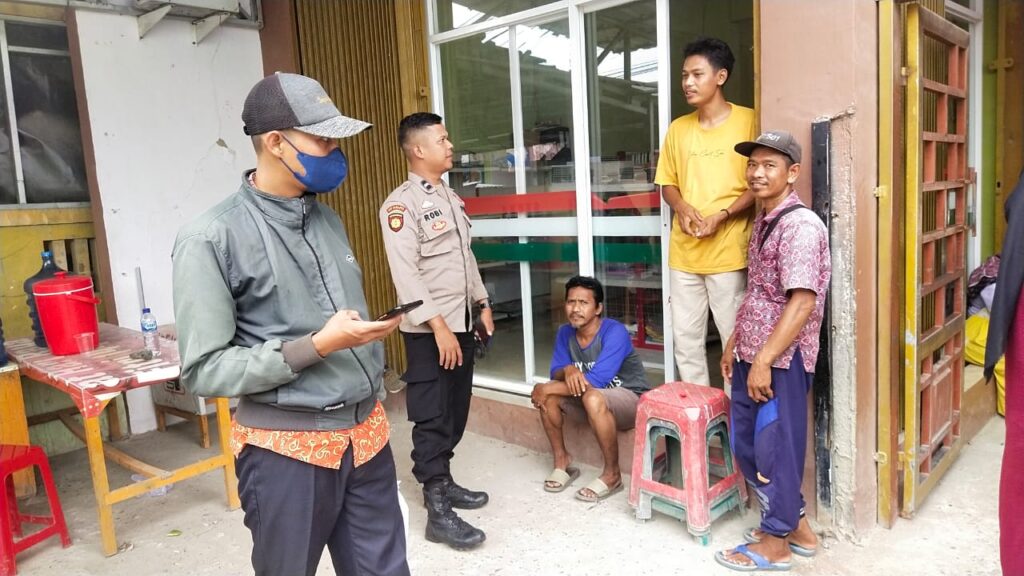 Giat KRYD, Personil Polsek Pamarayan Polres Serang Lakukan Patroli Mendatangi Warga Giat KRYD, Personil Polsek Pamarayan Polres Serang Lakukan Patroli Mendatangi Warga
