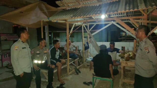 KRYD Polsek Ciruas Lakukan Patroli Dialogis, Sambang Pemukiman Himbau Warga Jaga Kondusifitas Kamtibmas