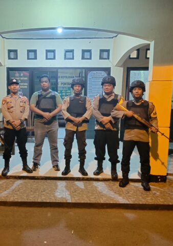 Tingkatkan Pengawasan Mako Polsek Dengan Personil Polsek Pontang Lakukan Apel Malam dan Sispam Mako Malam Hari