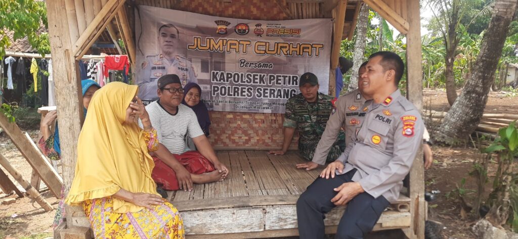 Jum’at Curhat Polsek Petir Ngobrol Santai Dalam Menyerap Aspirasi Masyarakat dan Cooling System Jum’at Curhat Polsek Petir Ngobrol Santai Dalam Menyerap Aspirasi Masyarakat dan Cooling System
