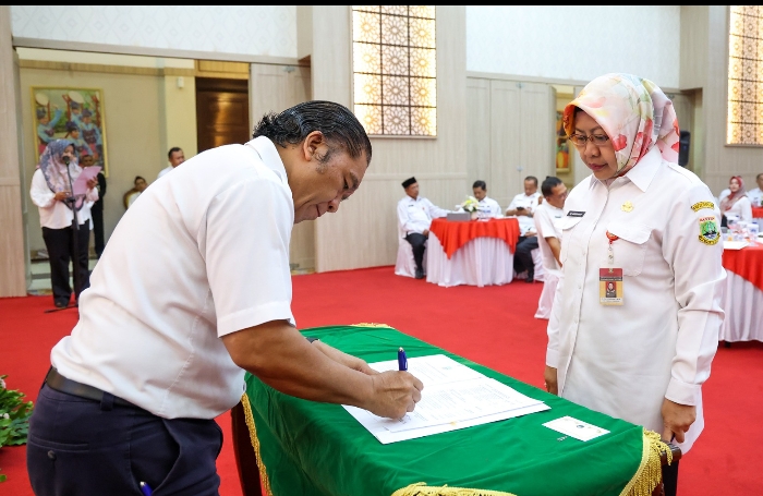 Lanjutkan Agenda Pembangunan, Pj Gubernur Banten Serahkan DPPA SKPD TA 2023