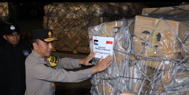 Pesawat Ketiga Berisikan Bantuan Kemanusiaan Bagi Warga Palestina Diberangkatkan