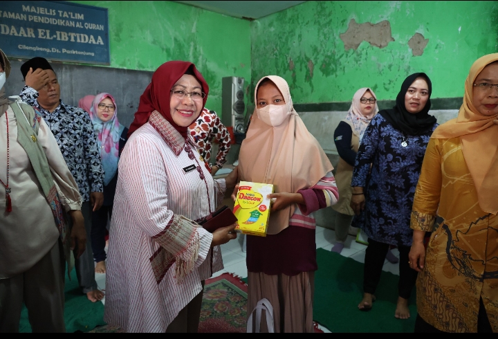 Pos Terpadu Cegah dan Tanggulangi Stunting, Pj Sekda Provinsi Banten Virgojanti: Upaya Dekatkan Layanan Kesehatan Pos Terpadu Cegah dan Tanggulangi Stunting, Pj Sekda Provinsi Banten Virgojanti: Upaya Dekatkan Layanan Kesehatan