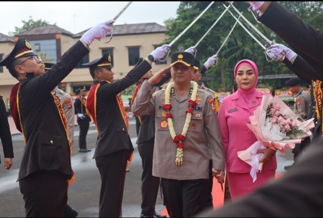 Penuh Haru Proses Pelepasan Irjen Pol Rudy Heriyanto Dari Jabatan Kapolda Banten