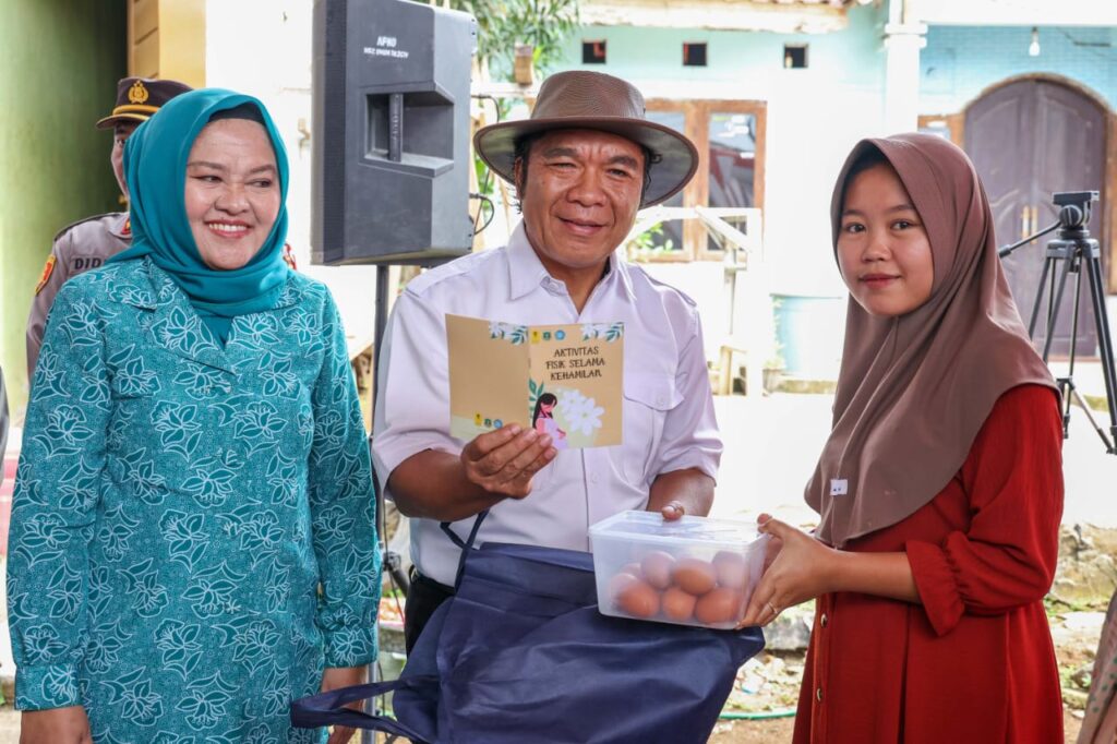 Pj Ketua TP PKK Provinsi Banten Tine Al Muktabar: Senam dan Asupan Gizi Ibu Hamil Cegah Stunting Baru Pj Ketua TP PKK Provinsi Banten Tine Al Muktabar: Senam dan Asupan Gizi Ibu Hamil Cegah Stunting Baru