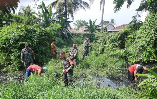 Koramil 0602-18/Kragilan Laksanakan Pembersihan Sampah dan Penghijauan