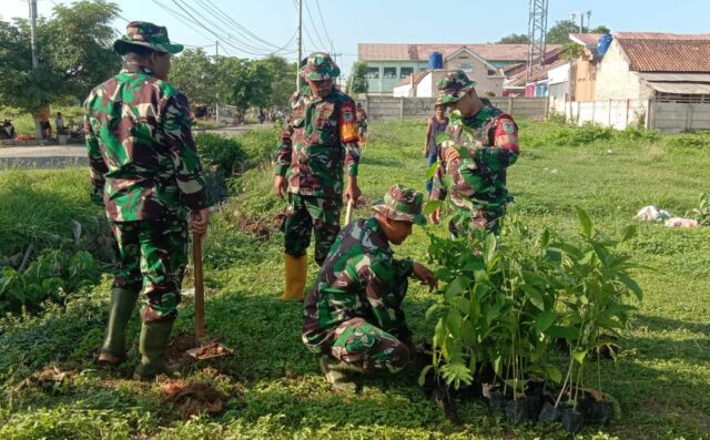 Koramil 0602-01/Kota Serang Lakukan Penghijauan Dilingkungan Kelurahan Unyur