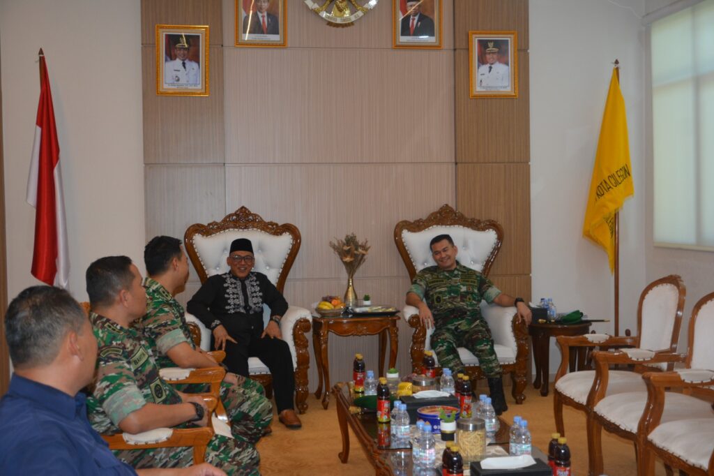 Jalin Silaturahmi dan Kenalkan Diri, Danrem 064/MY Datangi Wali Kota Cilegon Jalin Silaturahmi dan Kenalkan Diri, Danrem 064/MY Datangi Wali Kota Cilegon