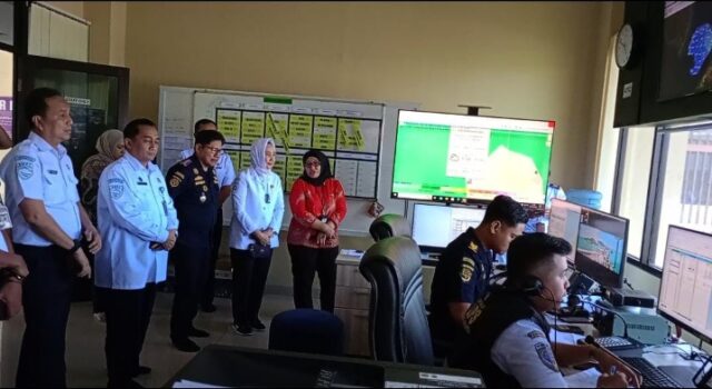 Kepala BMKG dan BPTD Kelas II Banten Tinjau Persiapan Antisipasi Cuaca Buruk Angkutan Nataru