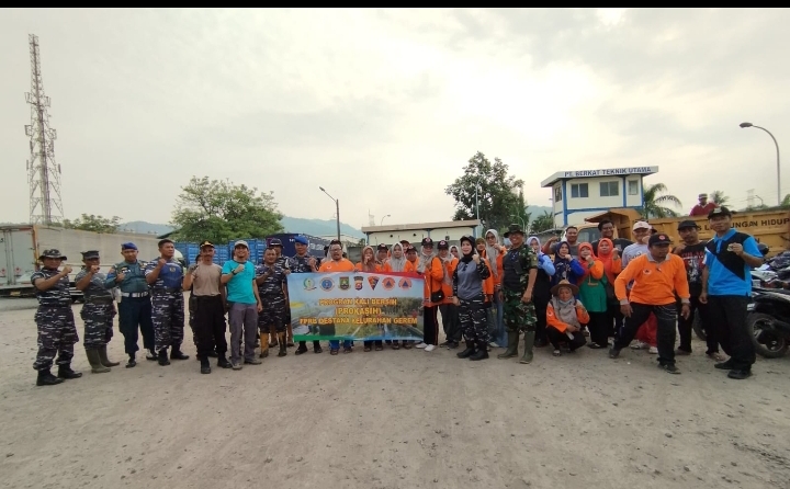 Kelurahan Gerem Gelar Program Kali Bersih dan Tanam Pohon Kelurahan Gerem Gelar Program Kali Bersih dan Tanam Pohon