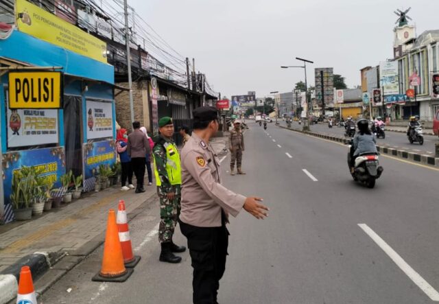 Anggota Koramil 0602-05/Cipocok Jaya Selalu Bersiaga, Situasi Malam Pergantian Tahun Berjalan Aman