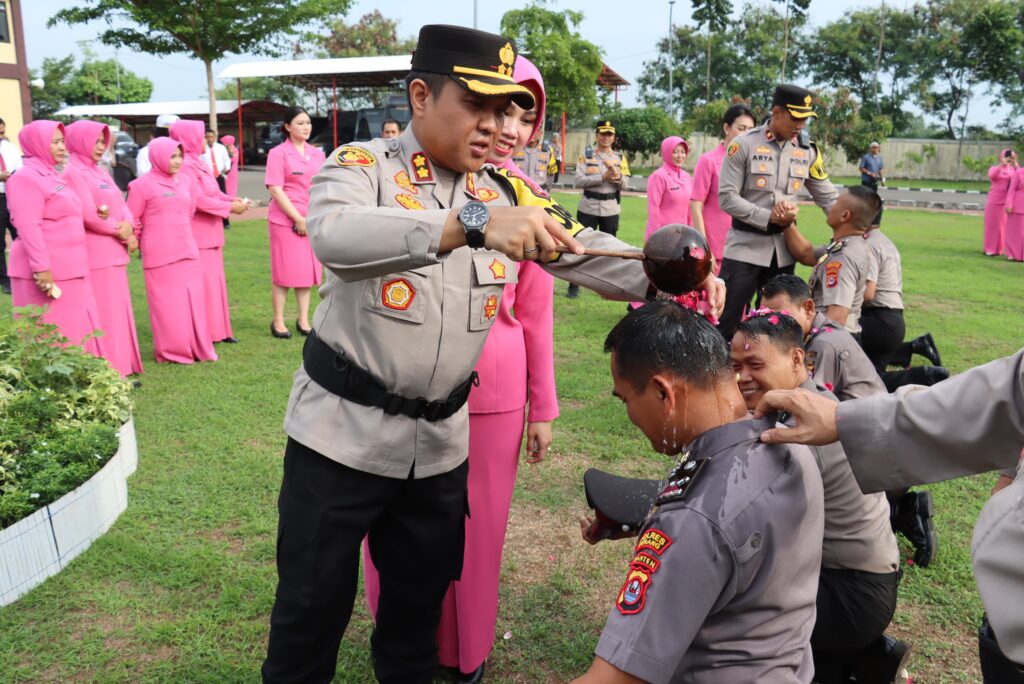 Polres Serang Gelar Upacara Kenaikan Pangkat Perwira Dan Bintara Periode 1 Januari 2024