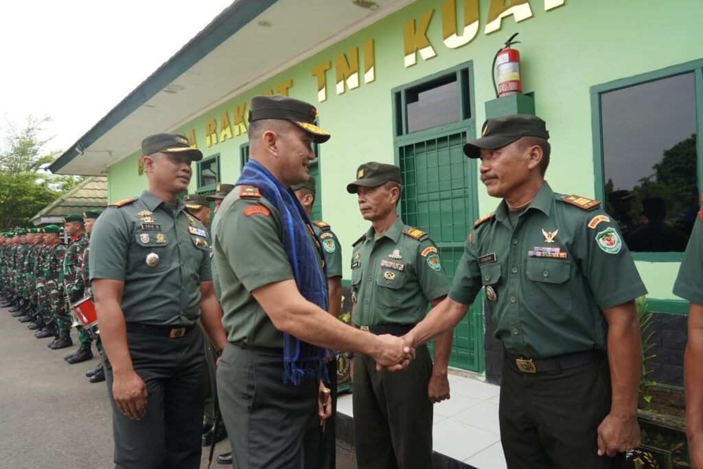 Danrem 064/MY Kunjungi Prajuritnya Di Wilayah Kodim 0603/Lebak Danrem 064/MY Kunjungi Prajuritnya Di Wilayah Kodim 0603/Lebak