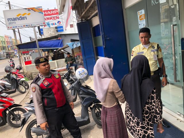 Sat Samapta Polres Serang Melaksanakan Patroli Dialogis Ke Bank Mandiri Ciruas