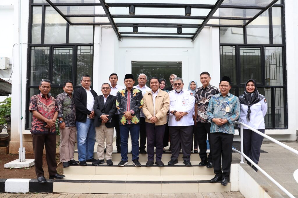 Pj Gubernur Banten Kunjungi KPU Bahas Perkembangan Persiapan Pemilu