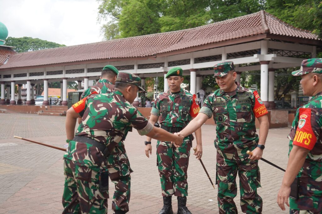 Danrem 064/MY Pimpin Apel Gelar Pasukan Pengamanan Kunker Presiden RI Di Banten Danrem 064/MY Pimpin Apel Gelar Pasukan Pengamanan Kunker Presiden RI Di Banten