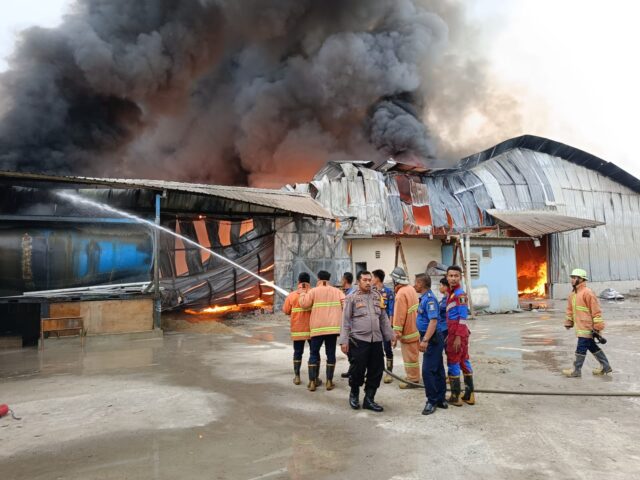 Polsek Cikande Cek Kebakaran di PT. Indoblock Kawasan Industri Pancatama, Cikande