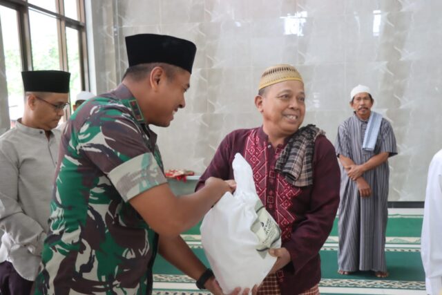 Jum’at Keliling, Dandim 0602/Serang Dan Kapolres Serang Kota Jalin Kedekatan Dengan Warga