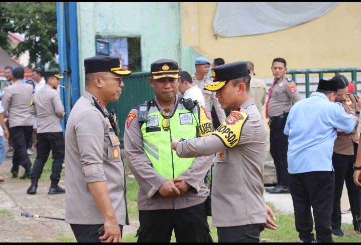 Polda Banten Laksanakan Pengamanan Kunjungan Capres di Stadion MY Polda Banten Laksanakan Pengamanan Kunjungan Capres di Stadion MY