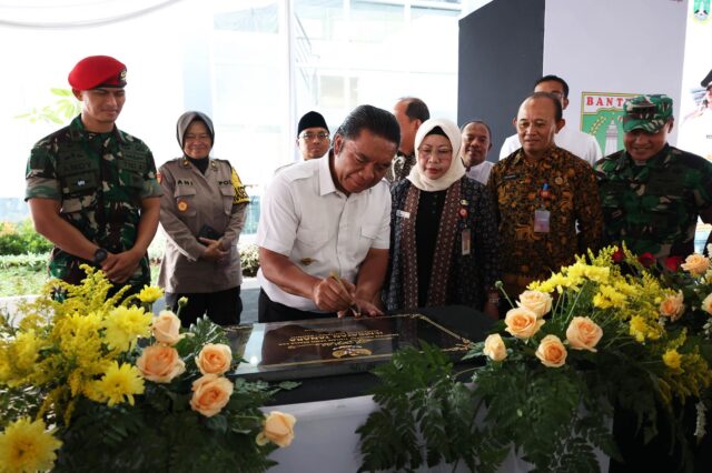 Al Muktabar Resmikan Jembatan Tanara dan Jembatan Kemayungan