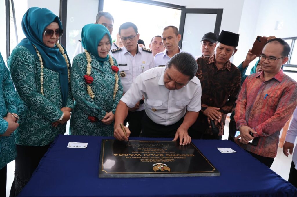 Al Muktabar Resmikan Peningkatan PSU Balai Warga di Kota Tangerang