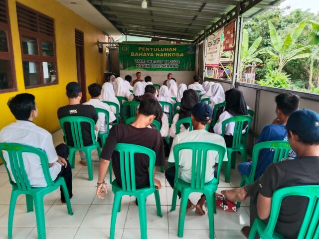 Pentingnya Bahaya Narkoba, Satgas TMMD Ke 119 Kodim 0602/Serang Gelar Penyuluhan  Di SMK Bojong Pandan