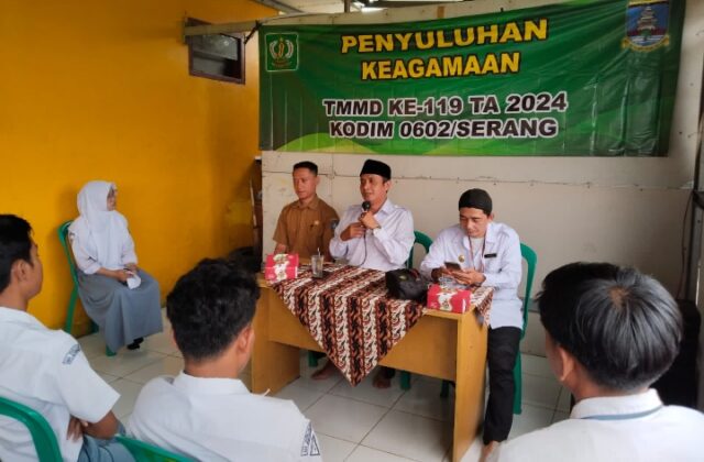 Pelajar SMK Nurul Falah Ikuti Penyuluhan Agama Dari Satgas TMMD Ke 119 Kodim 0602/Serang