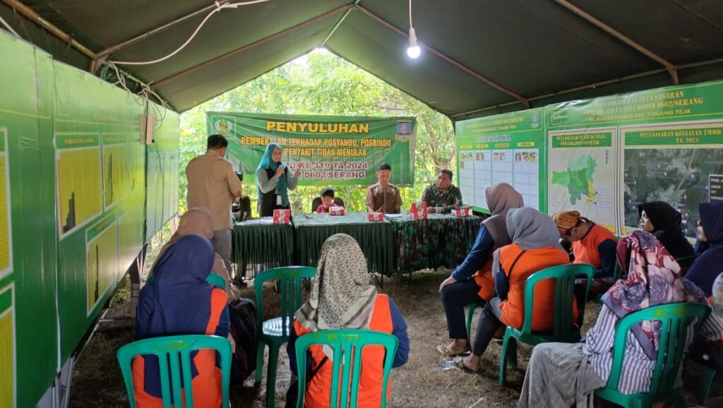 Penyuluhan Posyandu dan Penyakit Menular Satgas TMMD 119 Kodim Serang Diserbu Ibu- ibu